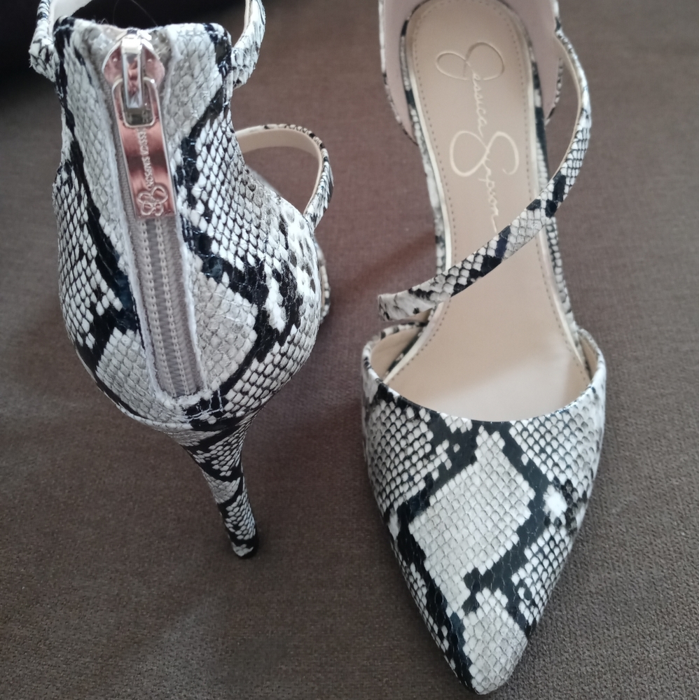 Pyllah Pump in Neutral Snake